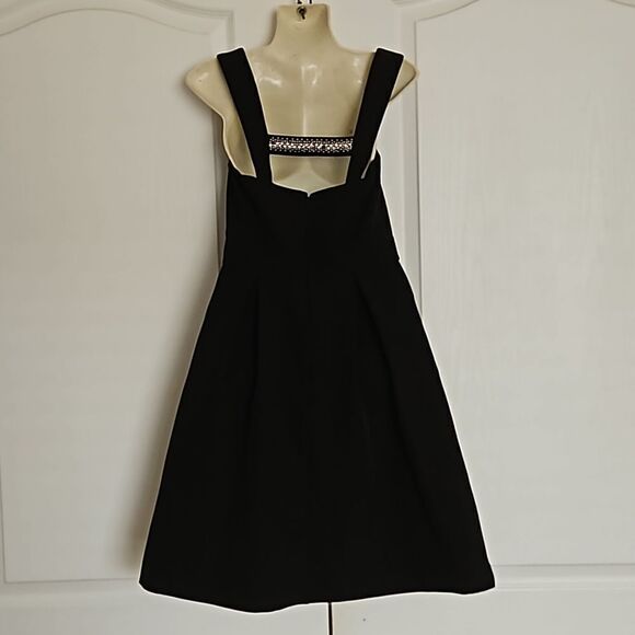 RW&CO Pleated Beaded Cut Out Mini Dress Black & Silver 00 - Picture 4 of 16